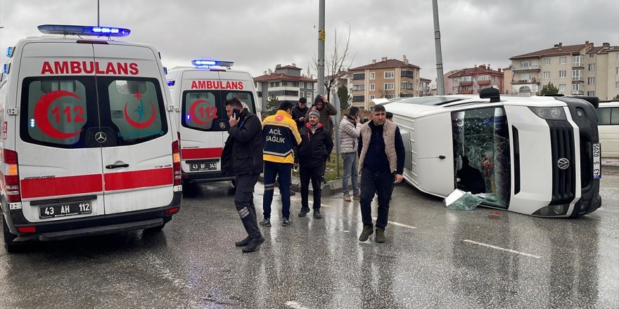 Kütahya'daki trafik kazasında 7 kişi yaralandı