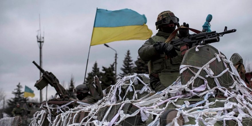 Sky News sunucusu Ukrayna’daki çatışmayı Batı’nın Rusya ile yürüttüğü vekalet savaşı olarak niteledi