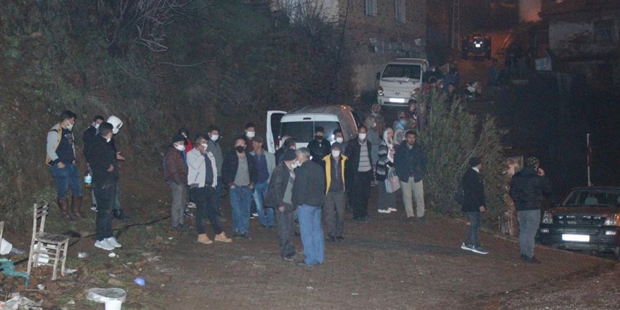 İzmir'de tüfekle vurulan kişi öldü