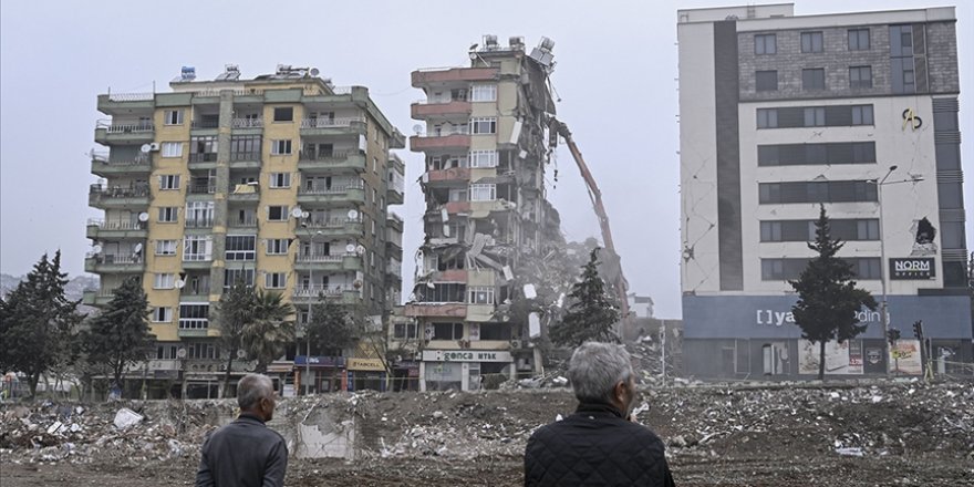 Kahramanmaraş'ta bina yıkım ve enkaz kaldırma çalışmaları 13 mahallede devam edecek