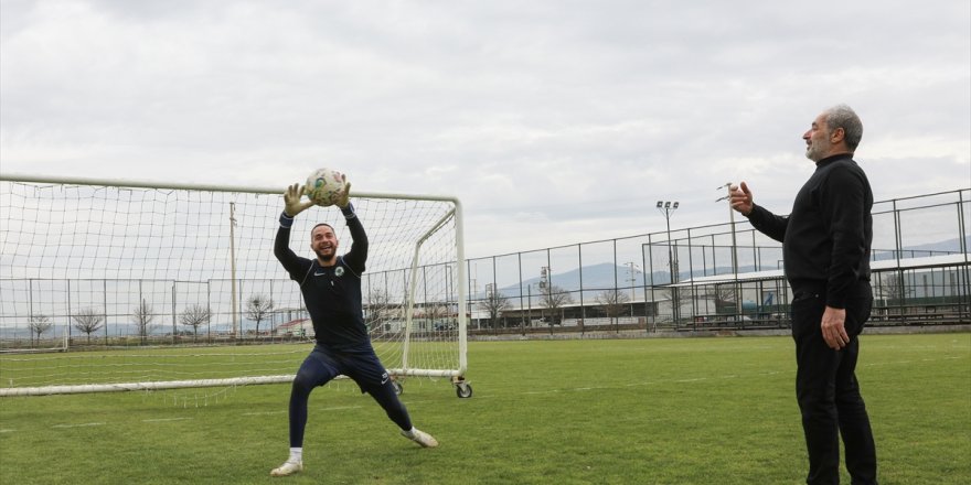 Genç kaleci Bora, babası Şanver Göymen'in yolunda ilerliyor