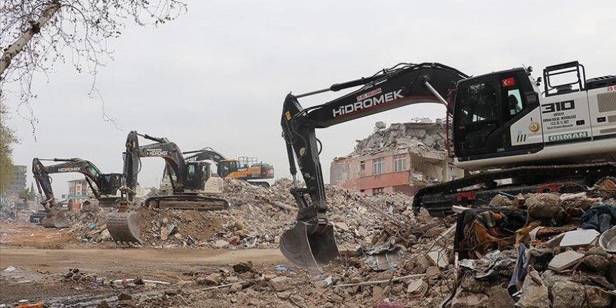 Hatay'da bina yıkım ve enkaz kaldırma çalışmaları 23 mahallede sürecek