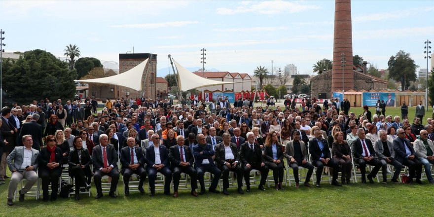 CHP, İzmir'deki milletvekili aday adaylarını tanıttı