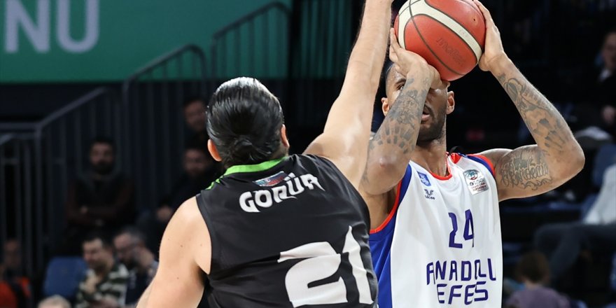 Anadolu Efes: 78 - Manisa Büyükşehir Belediyespor: 69