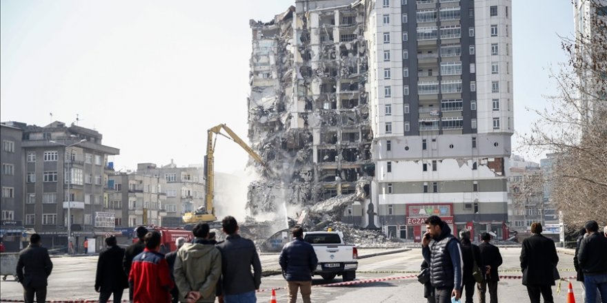 Depremden etkilenen 6 ilde bazı yerleşim yerleri "Genel Hayata Etkili Afet Bölgesi" kabul edildi