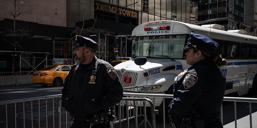 Bugün ifade vermesi beklenen Trump'ın New York'taki rezidansı önünde güvenlik artırıldı