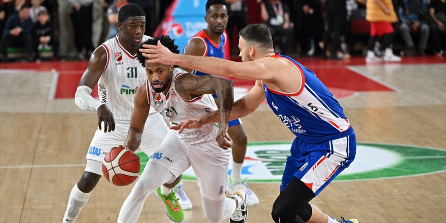 Pınar Karşıyaka: 98 - Anadolu Efes: 83