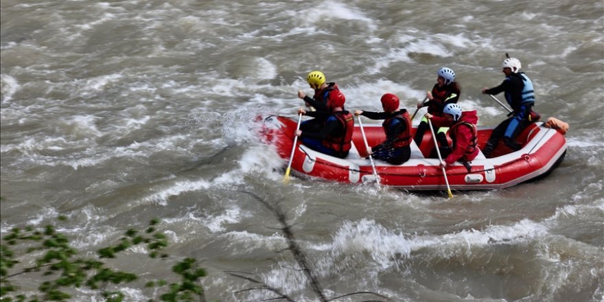 Melen Çayı'nda rafting sezonu açıldı