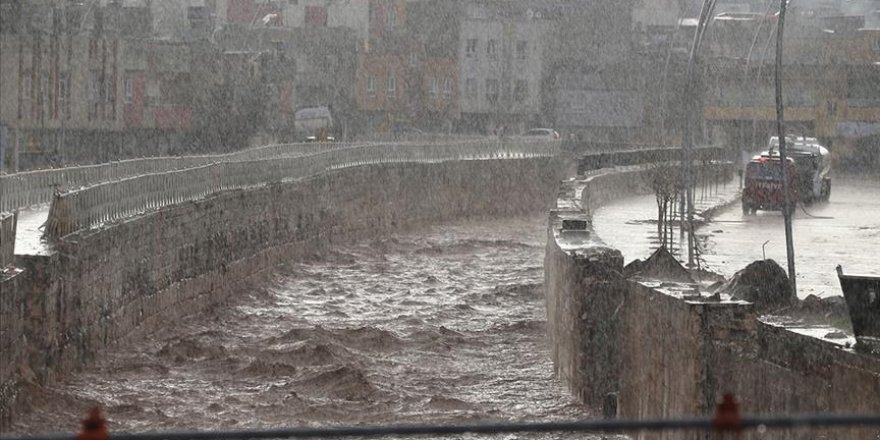 Meteorolojiden deprem bölgesi için kuvvetli sağanak uyarısı