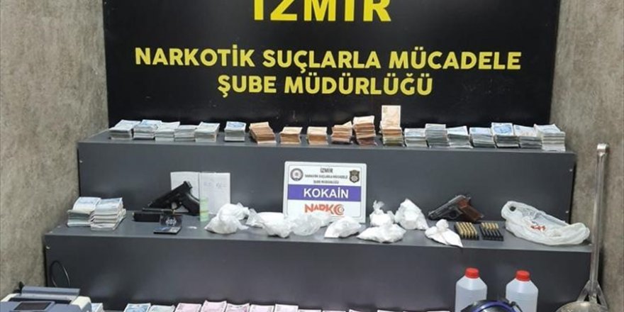 İzmir'de 2 ayrı uyuşturucu operasyonunda 4 kişi tutuklandı