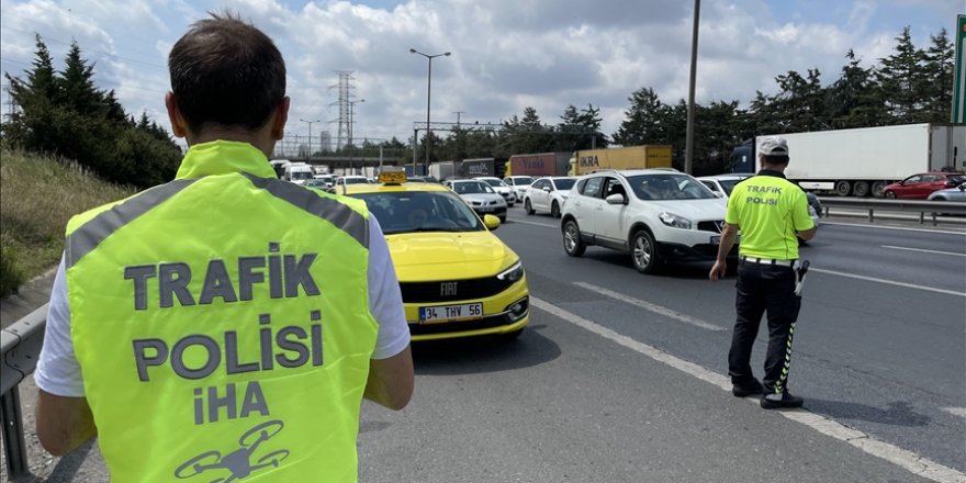 Ramazan Bayramı'nda 99 bin 245 emniyet ve jandarma personeli kara yollarında görev yapacak