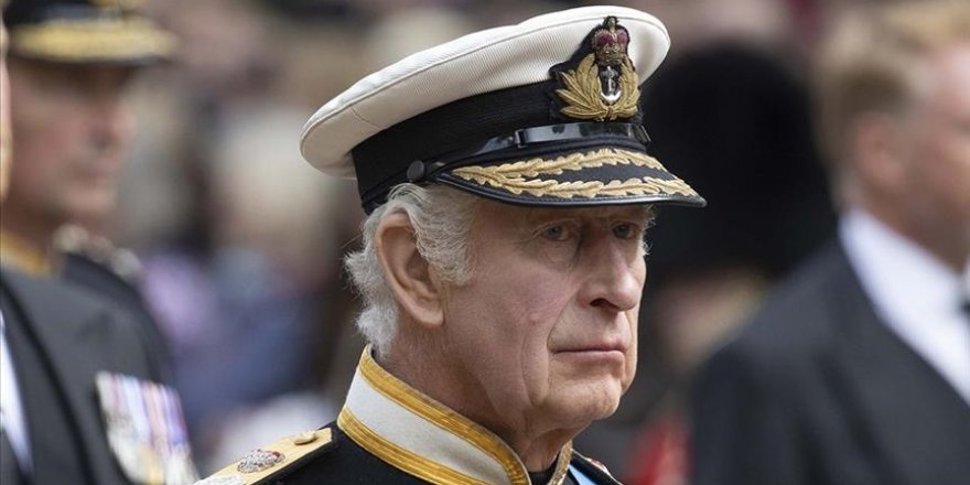 İngiltere Kralı Charles'a yumurta fırlatan kişi suçlu bulundu