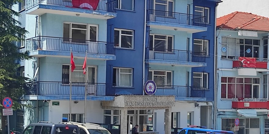 Manisa'da polis lojmanında başından vurulan kadın hastanede öldü