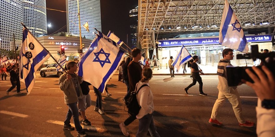 İsrailliler, Netanyahu hükumetinin yargı düzenlemesine karşı gösterilerini sürdürüyor