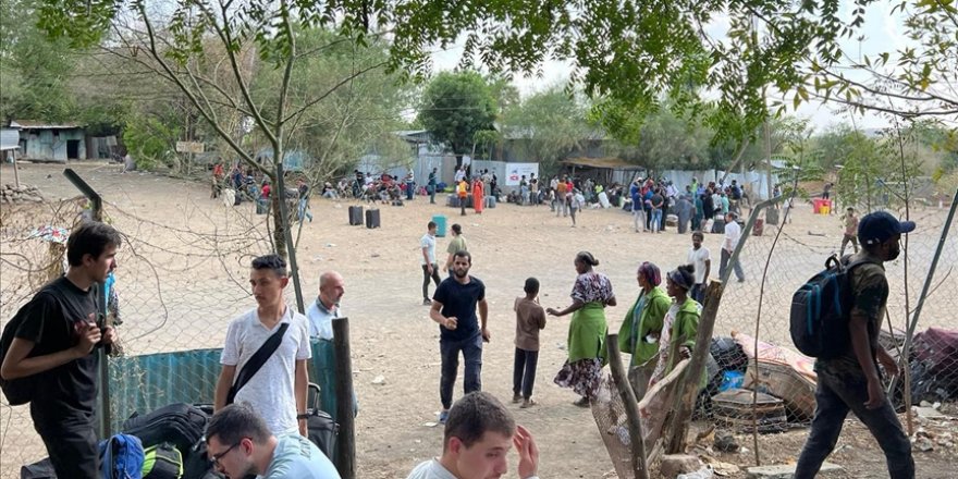 Sudan'dan tahliye edilen 3 Türk kafilesinden 2'si Etiyopya sınırında