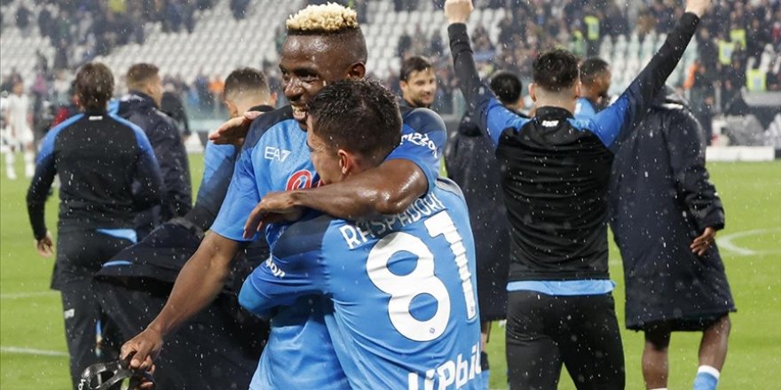 Serie A'da lider Napoli, Juventus'u yenerek zirvede arayı açtı