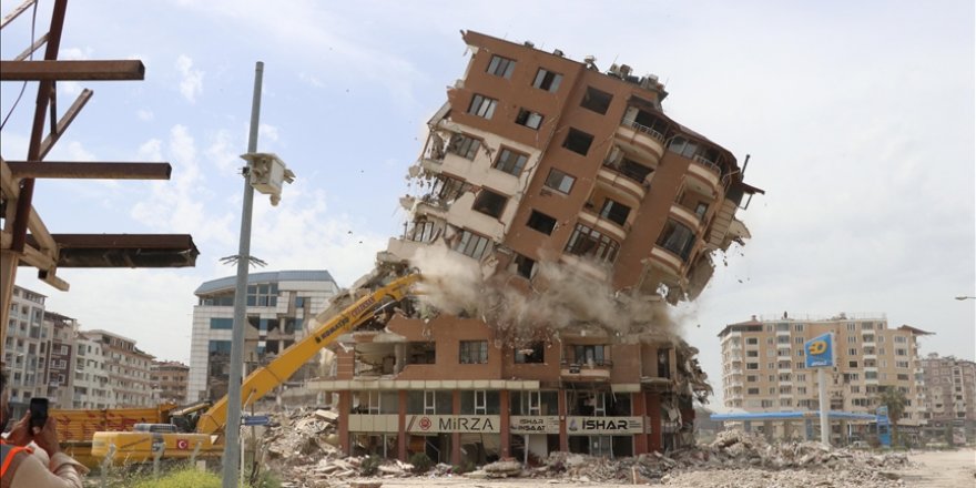 Hatay'da bina yıkım ve enkaz kaldırma çalışmaları 79 mahallede sürecek