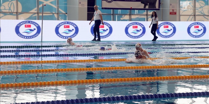 Genç yüzücüler Edirne'deki milli takım seçmelerinde iki Türkiye rekoru kırdı