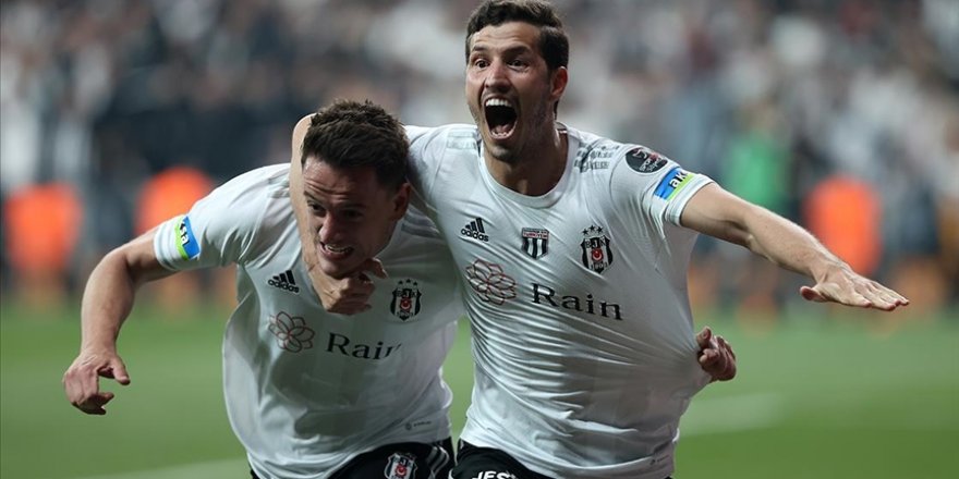 Derbide 3 puan Beşiktaş'ın oldu