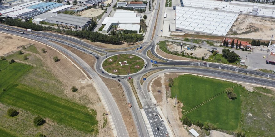 Uşak'ta Güney Çevre Yolu'nun yapımı tamamlanan bölümü trafiğe açıldı