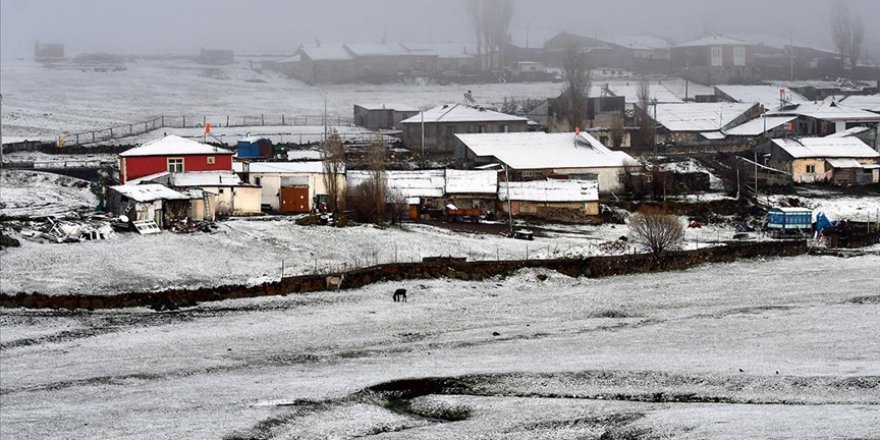 Kars ve Ardahan'da mayısta kar yağdı