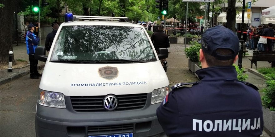 Sırbistan'ın başkenti Belgrad'da, 7. sınıf öğrencisinin, okulda düzenlediği silahlı saldırıda bir kişi öldü, 5 kişi yaralandı.