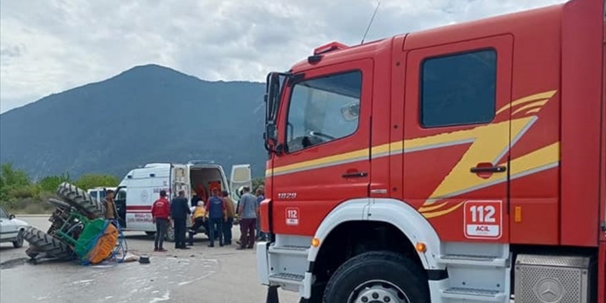 Denizli'de devrilen traktörün sürücüsü hayatını kaybetti