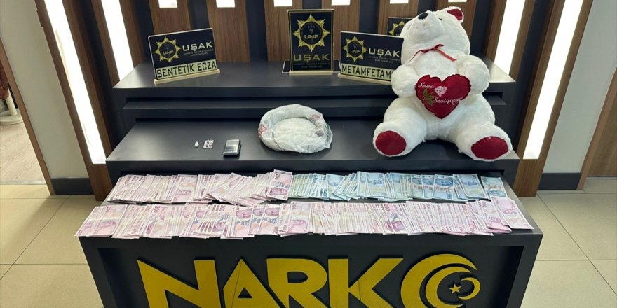 Uşak'ta oyuncak ayıya gizlenmiş uyuşturucuyla yakalanan 3 zanlı tutuklandı