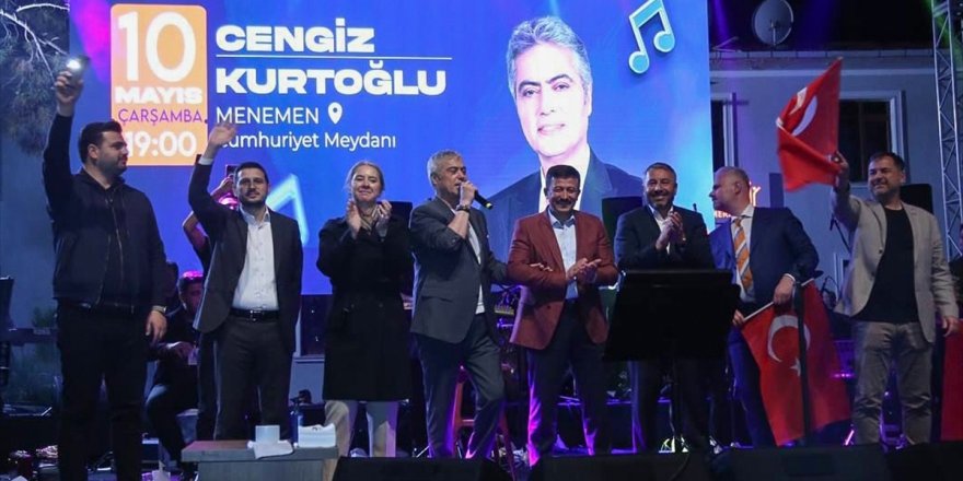 AK Parti'li Dağ ve İnan, İzmir'de düzenlenen mitingde konuştu