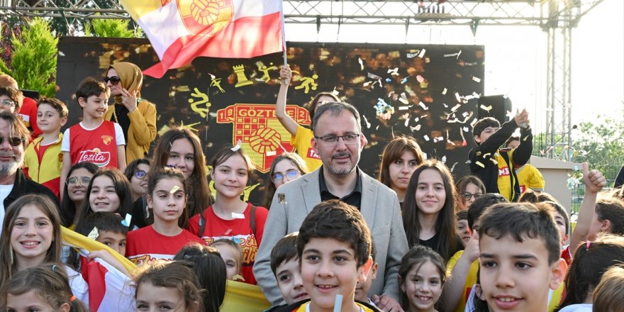 Gençlik ve Spor Bakanı Kasapoğlu, Göztepeli sporcularla buluştu