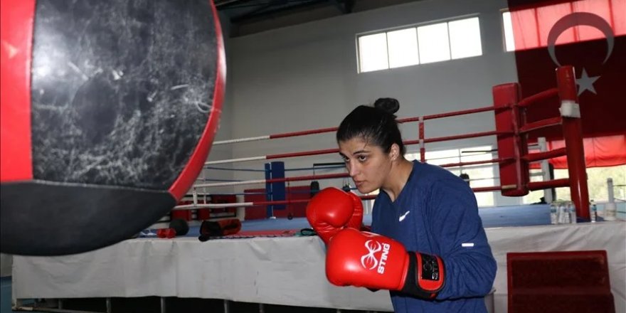 Milli boksör Busenaz Sürmeneli, Avrupa Oyunları için Kastamonu'da kampa başladı