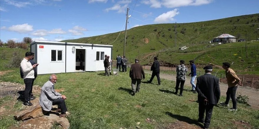 Terör nedeniyle boşalttıkları köylerinde 30 yıl sonra oy kullanmanın heyecanını yaşadılar