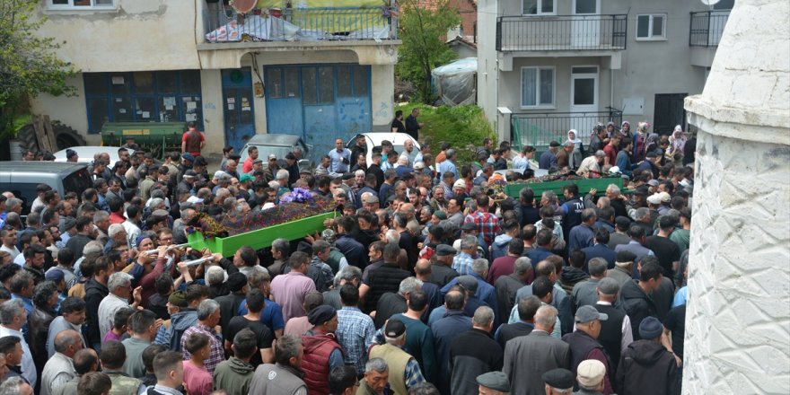 Afyonkarahisar'da gölette boğulan 4 kişinin cenazeleri defnedildi