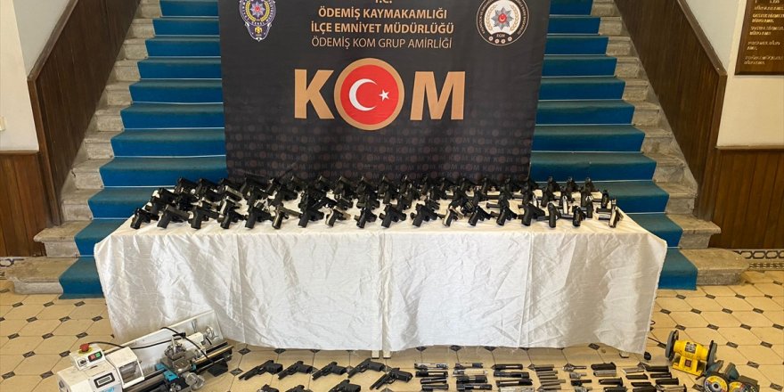 İzmir'de 72 tabanca ile silah imalatında kullanılan malzemeler ele geçirildi