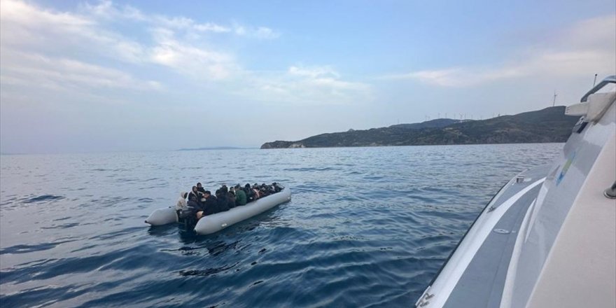 İzmir açıklarında 115 düzensiz göçmen kurtarıldı, 85 göçmen yakalandı