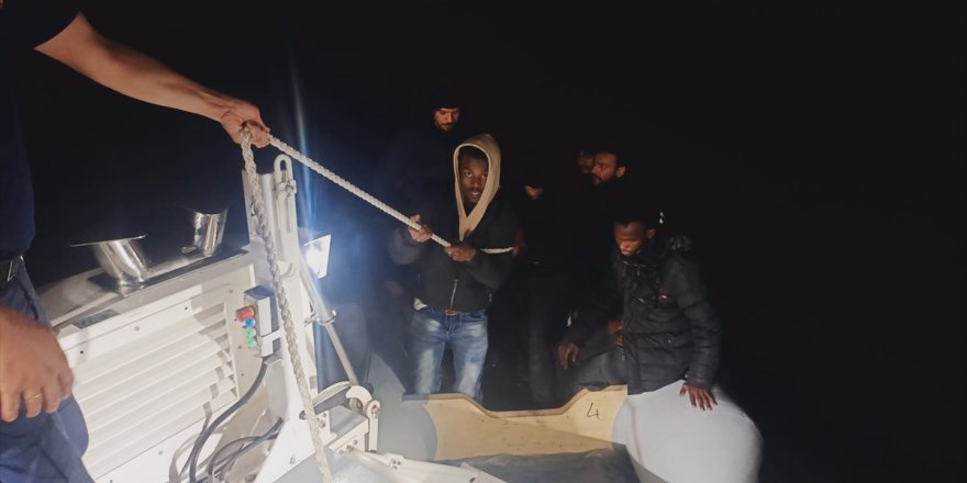 İzmir'de 55 düzensiz göçmen yakalandı, 10 göçmen kurtarıldı