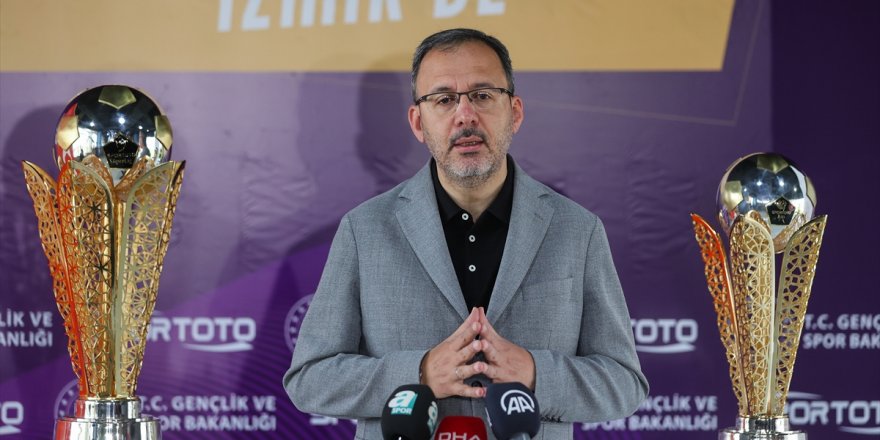 Gençlik ve Spor Bakanı Kasapoğlu, Süper Lig ve 1. Lig kupalarını tanıttı