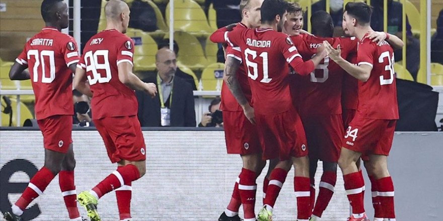 Royal Antwerp, 66 yıl sonra gelen Belçika ligi şampiyonluğunu kutluyor