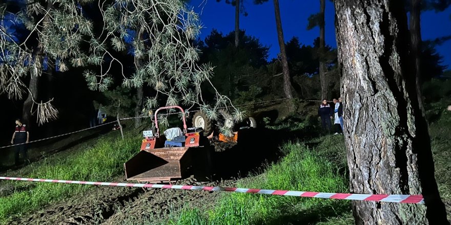 Kütahya'da devrilen traktörün sürücüsü öldü