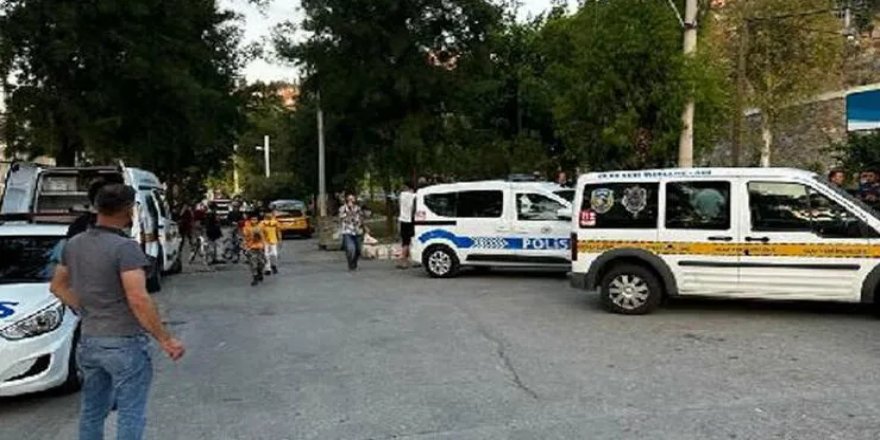 İzmir'de parkta bıçaklanan kişi öldü