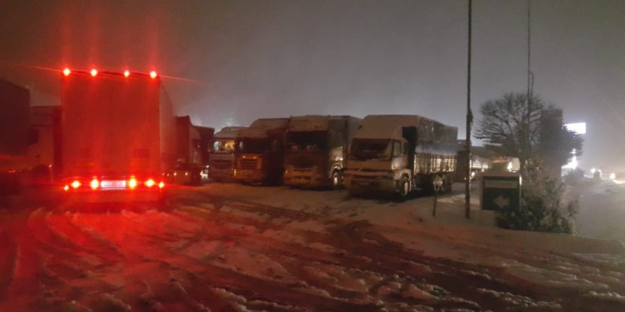 Afyonkarahisar-Antalya karayolu 2 saatin sonunda ulaşıma açıldı