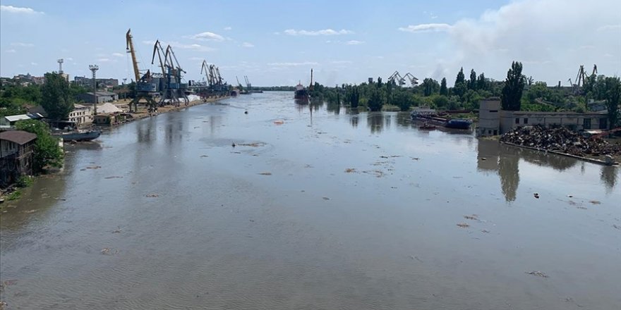 Ukrayna'da Kahovka Barajı'nın yıkılmasıyla Herson bölgesinde evler su altında kaldı