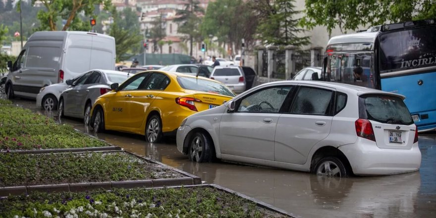 Ankara'da sağanak alarmı: ABB’de tüm izinler kaldırıldı