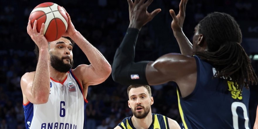 TBF Disiplin Kurulu, Anadolu Efes ile Fenerbahçe Beko'ya para cezası verdi