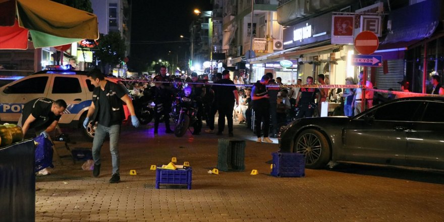 İzmir'de kavgaya müdahale eden polis memuru silahla yaralandı