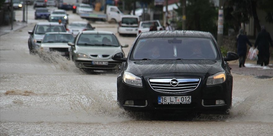 Meteorolojiden 3 bölge için kuvvetli sağanak uyarısı