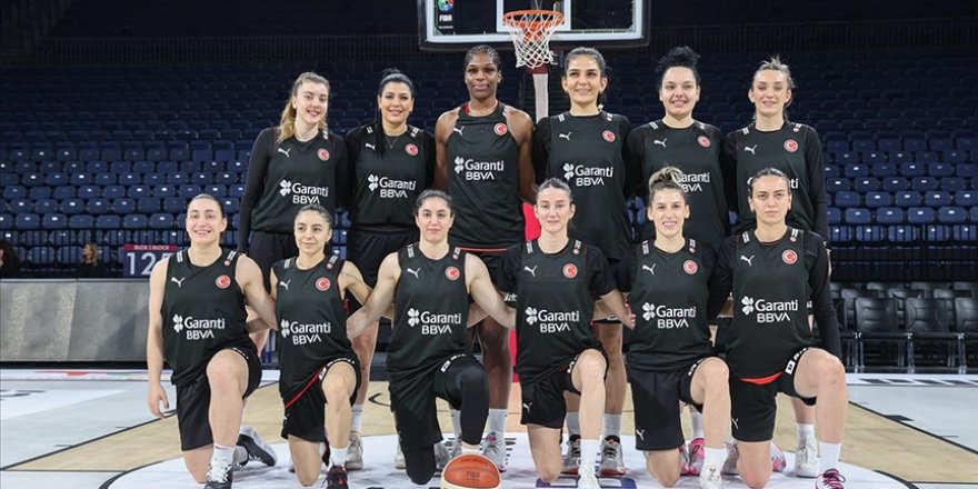 Avrupa Şampiyonası'na katılacak kadın milli basketbolcular için medya günü düzenlendi