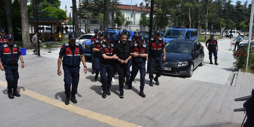 Afyonkarahisar'da uyuşturucu operasyonunda 3 zanlı tutuklandı