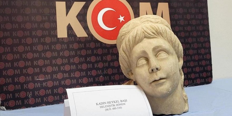 İzmir'de 2 bin yıllık olduğu değerlendirilen kadın heykeli başı ele geçirildi