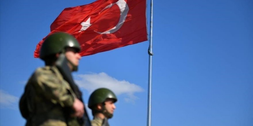 Yunanistan ve Suriye sınırında 14'ü terör örgütü mensubu 32 kişi yakalandı